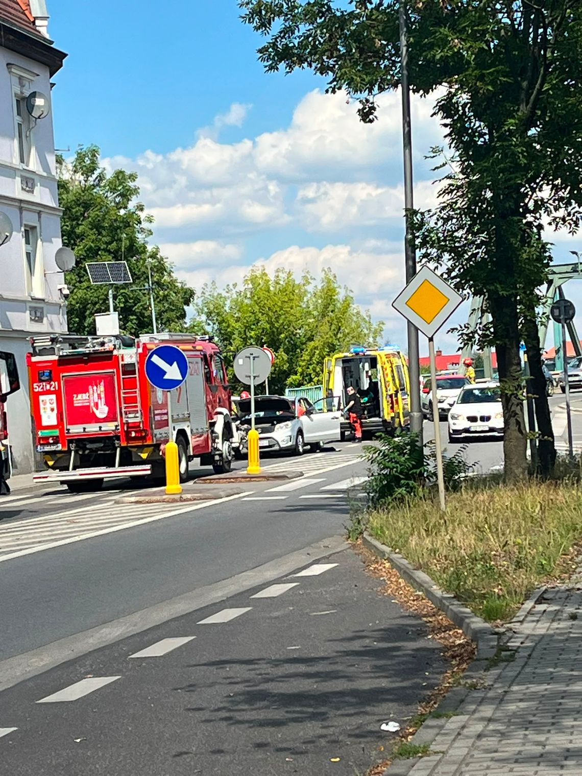 Stłuczka przed mostem Stłuczka przed mostem