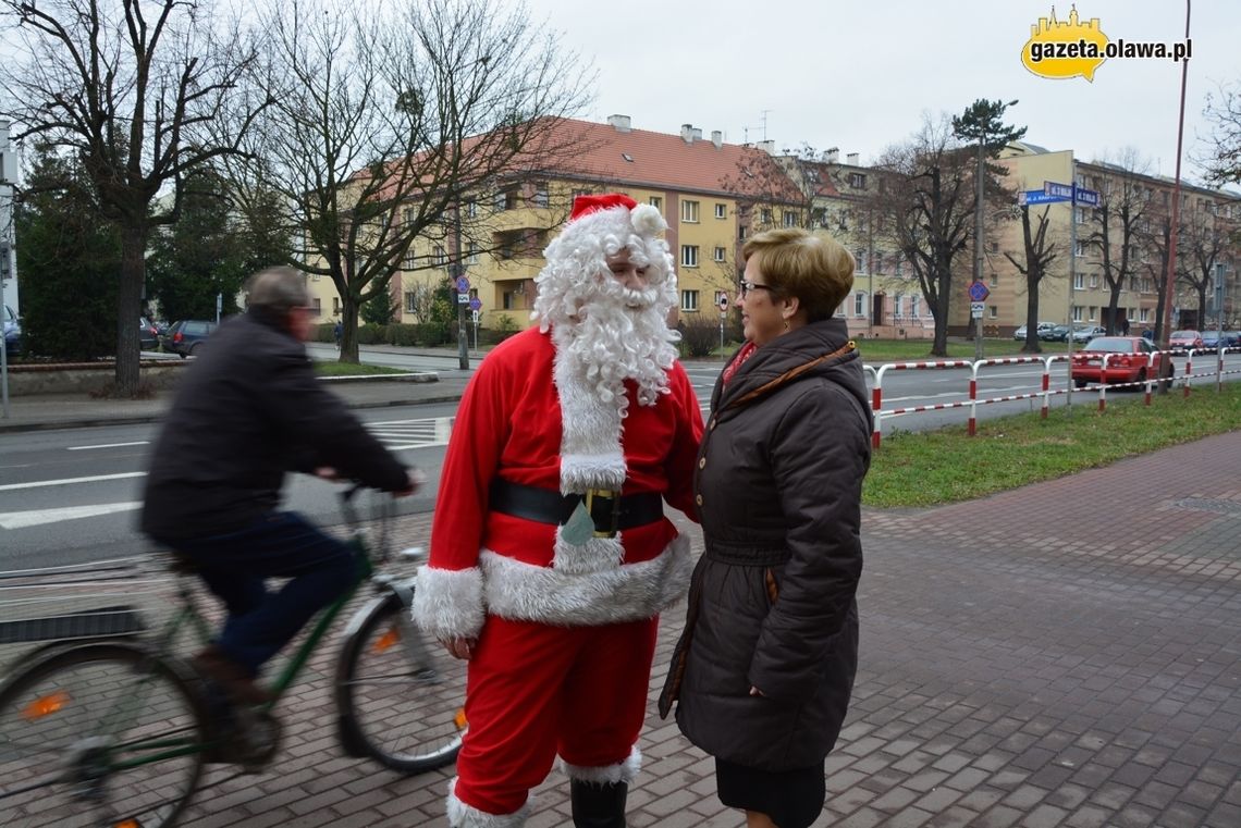 Stworzą bibliotekę marzeń. Trwa kiermasz świąteczny