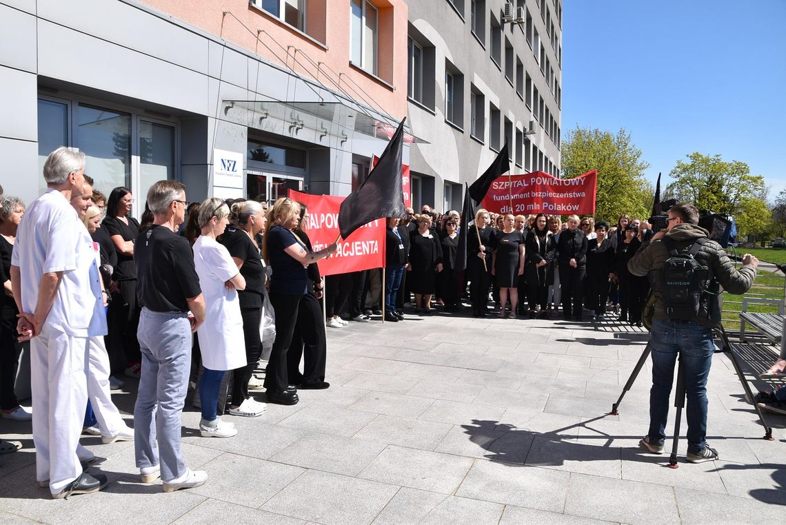 SZPITAL POWIATOWY Minuta ciszy dla systemu ochrony zdrowia
