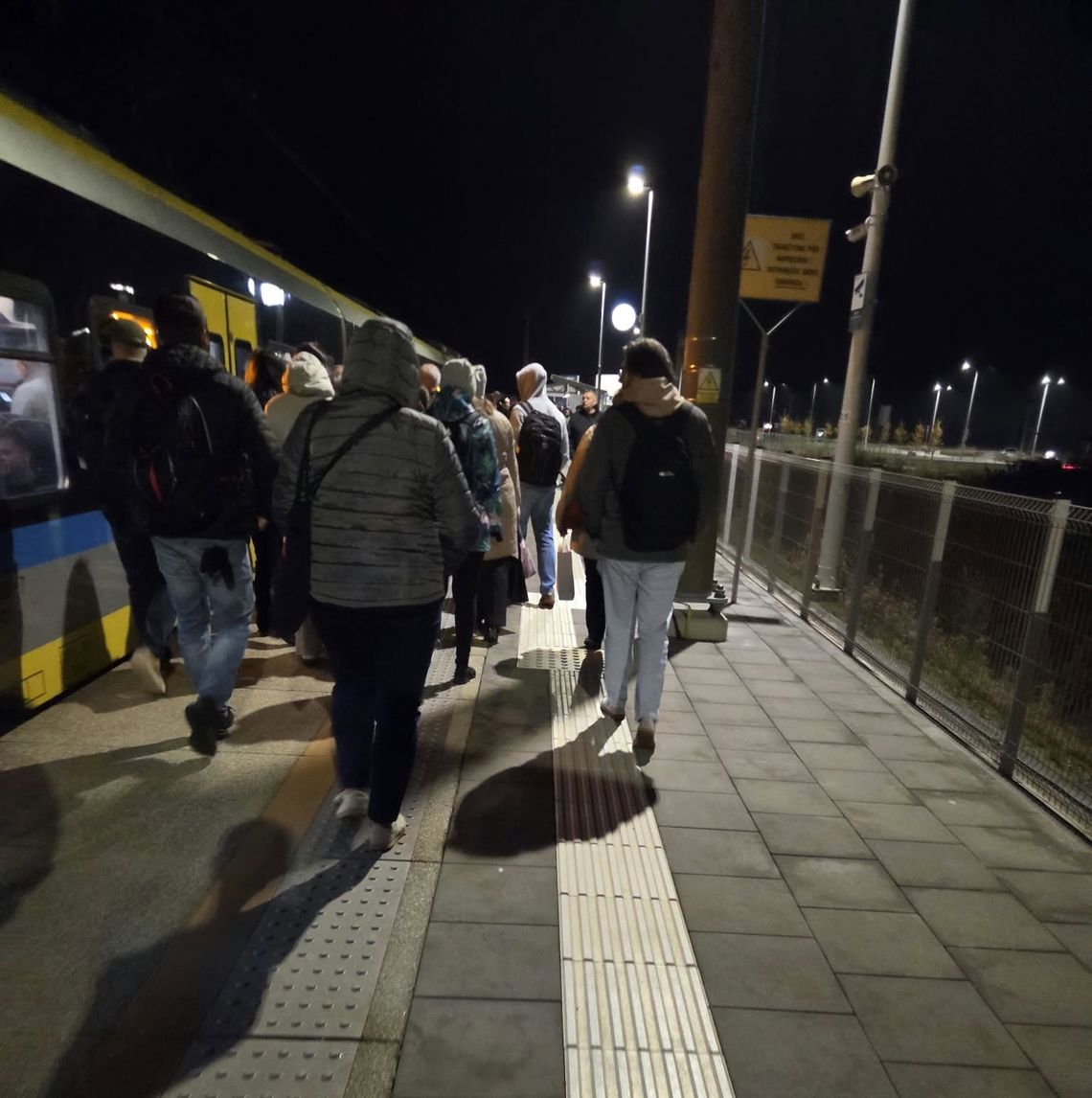 Tłok w pociągu? Bo jadą mniejsze składy