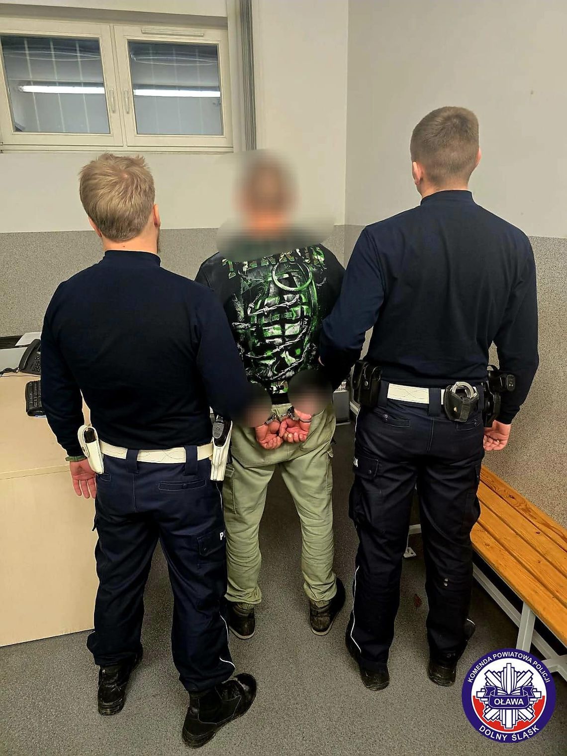 Uciekał oplem, aż odpadło mu koło. Potem próbował biec, ale został zatrzymany