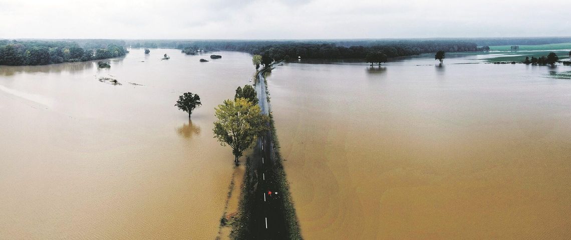 Ulewy i możliwe podtopienia. W Jelczu-Laskowicach służby w gotowości