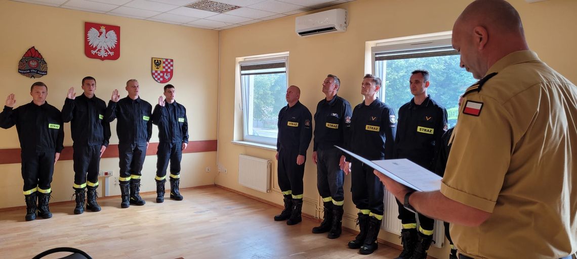 Uroczyście ślubowali