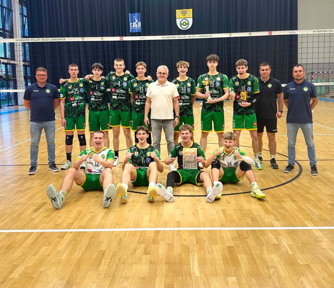 "Volley" z pucharem!