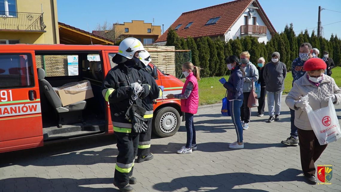 W Domaniowie też rozdawali