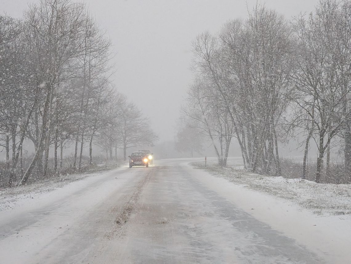W nocy ma zacząć nieźle sypać. Jest ostrzeżenie II stopnia!