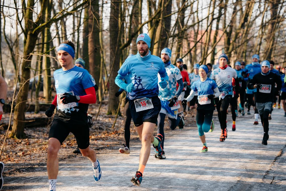 W Oławie biegali po lodzie [ZDJĘCIA]