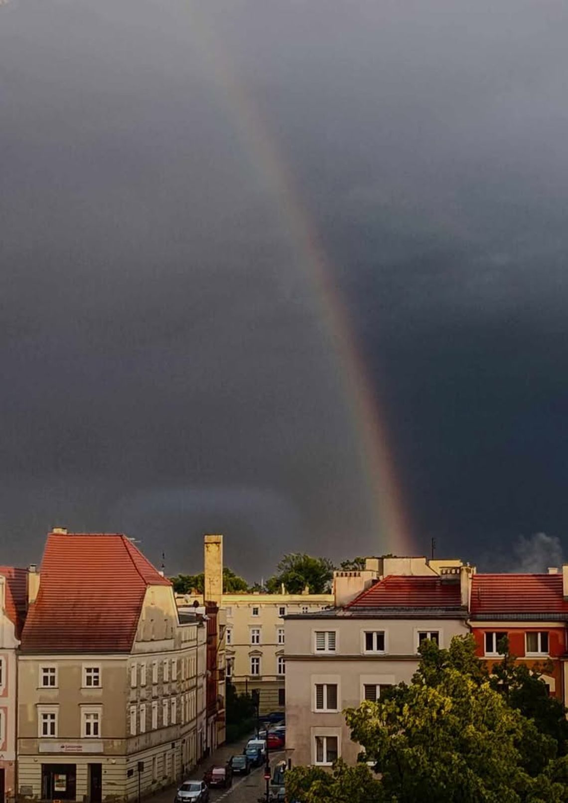 Wczorajsze wieczorne niebo w obiektywach Czytelników