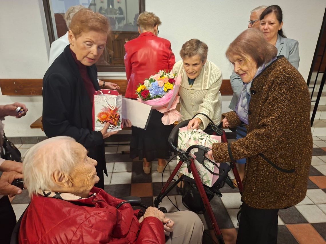 We dwie panie mają... 201 lat!