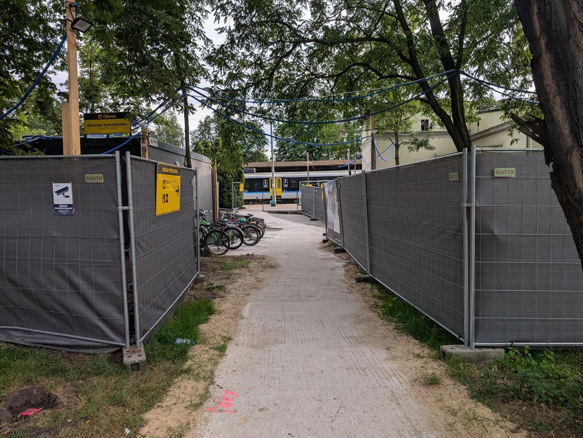Wejdziesz tylko tędy. Tymczasowy dworzec PKP. Kiedy koniec przebudowy? Wejdziesz tylko tędy. Tymczasowy dworzec PKP. Kiedy koniec przebudowy?