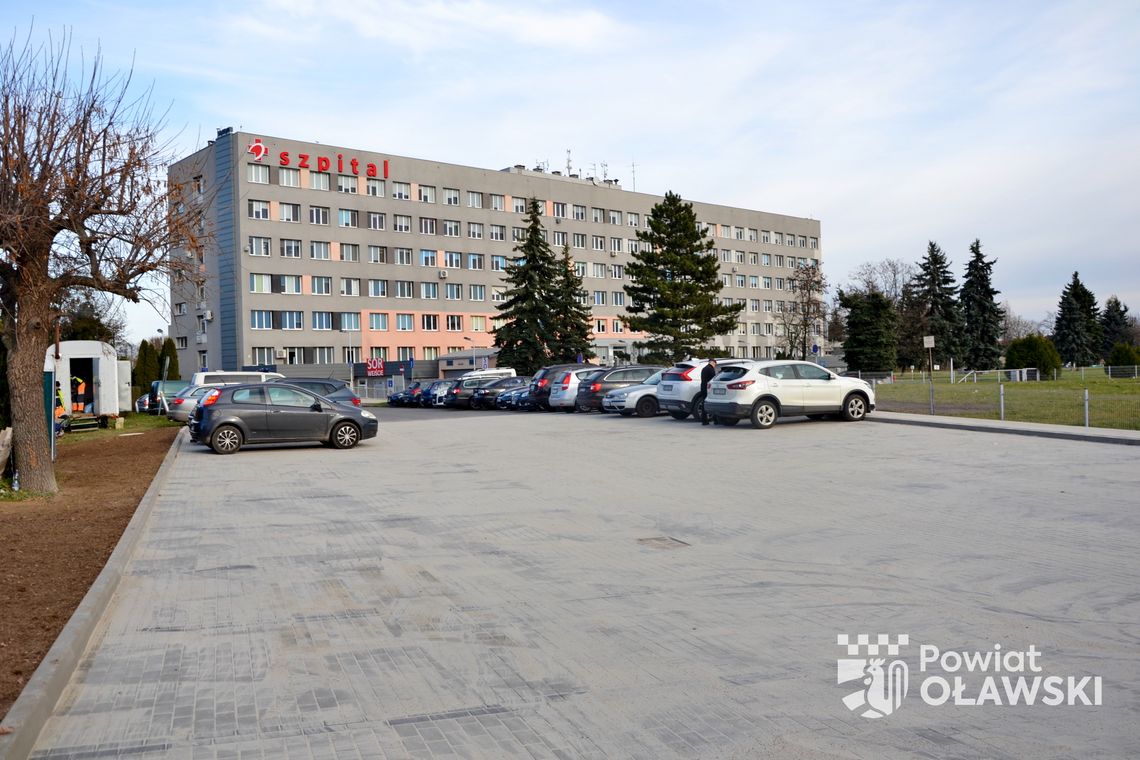 Więcej miejsc parkingowych przy szpitalu
