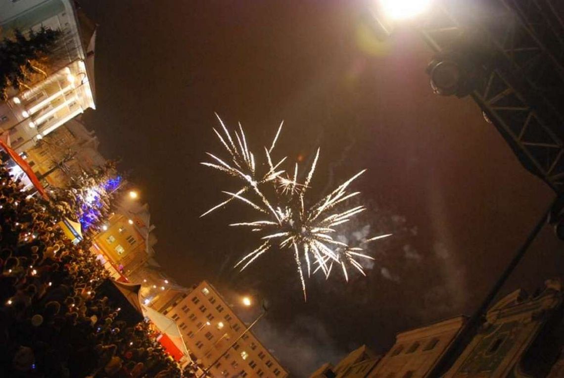 Wielkie serca na oławskim Rynku Wielkie serca na oławskim Rynku