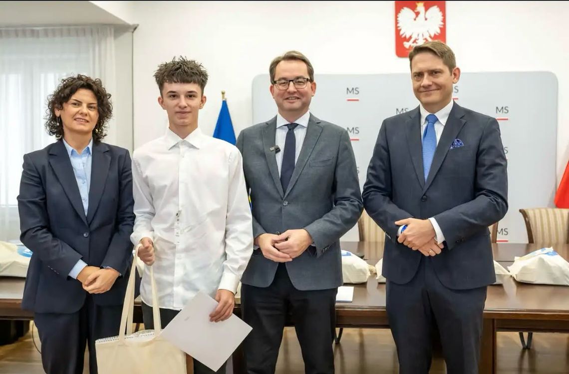 Wiktor Dacyszyn wyróżniony w konkursie Ministerstwa Sprawiedliwości Wiktor Dacyszyn wyróżniony w konkursie Ministerstwa Sprawiedliwości
