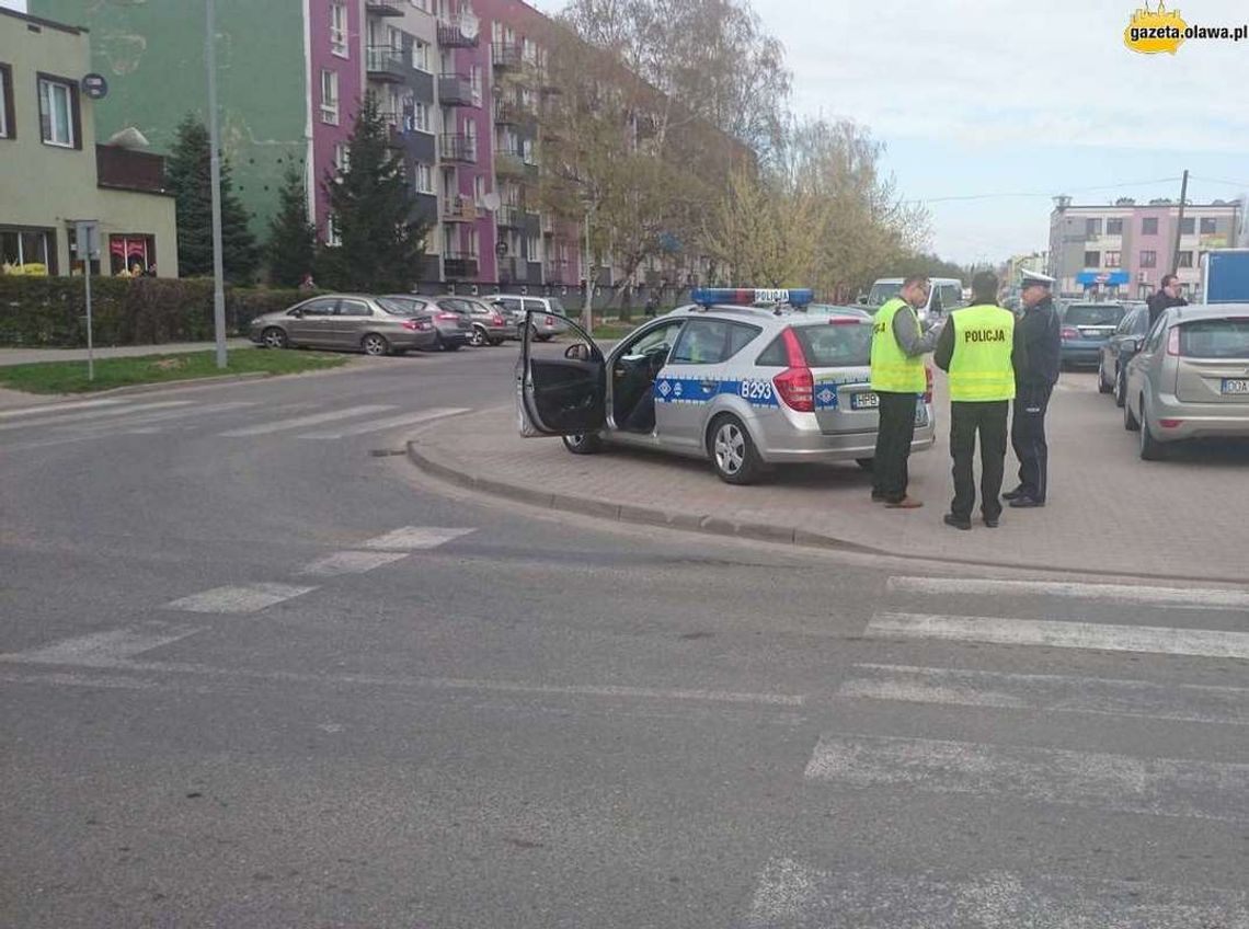 Wjechała w rodzinę na pasach