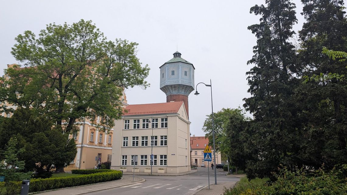 Właściciel deklaruje: - Oddam miastu tę wieżę Właściciel deklaruje: - Oddam miastu tę wieżę
