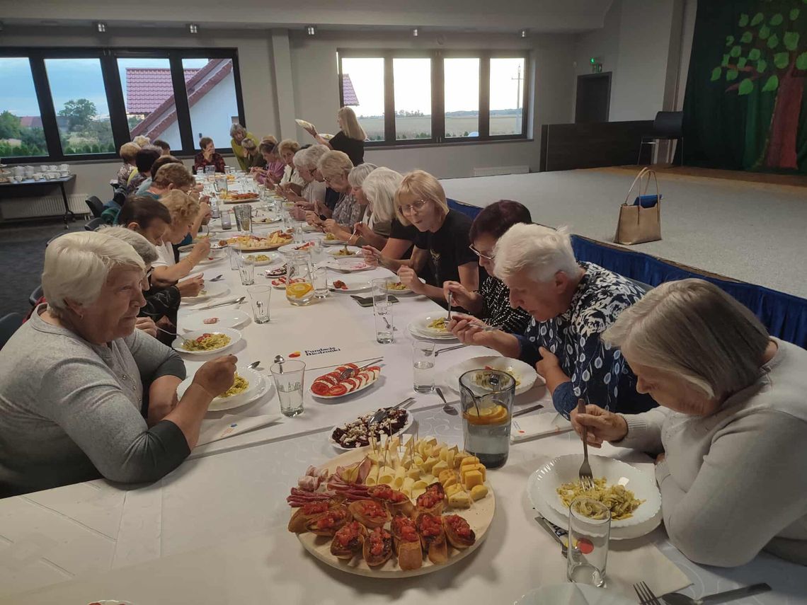Włoska uczta w gronie seniorów