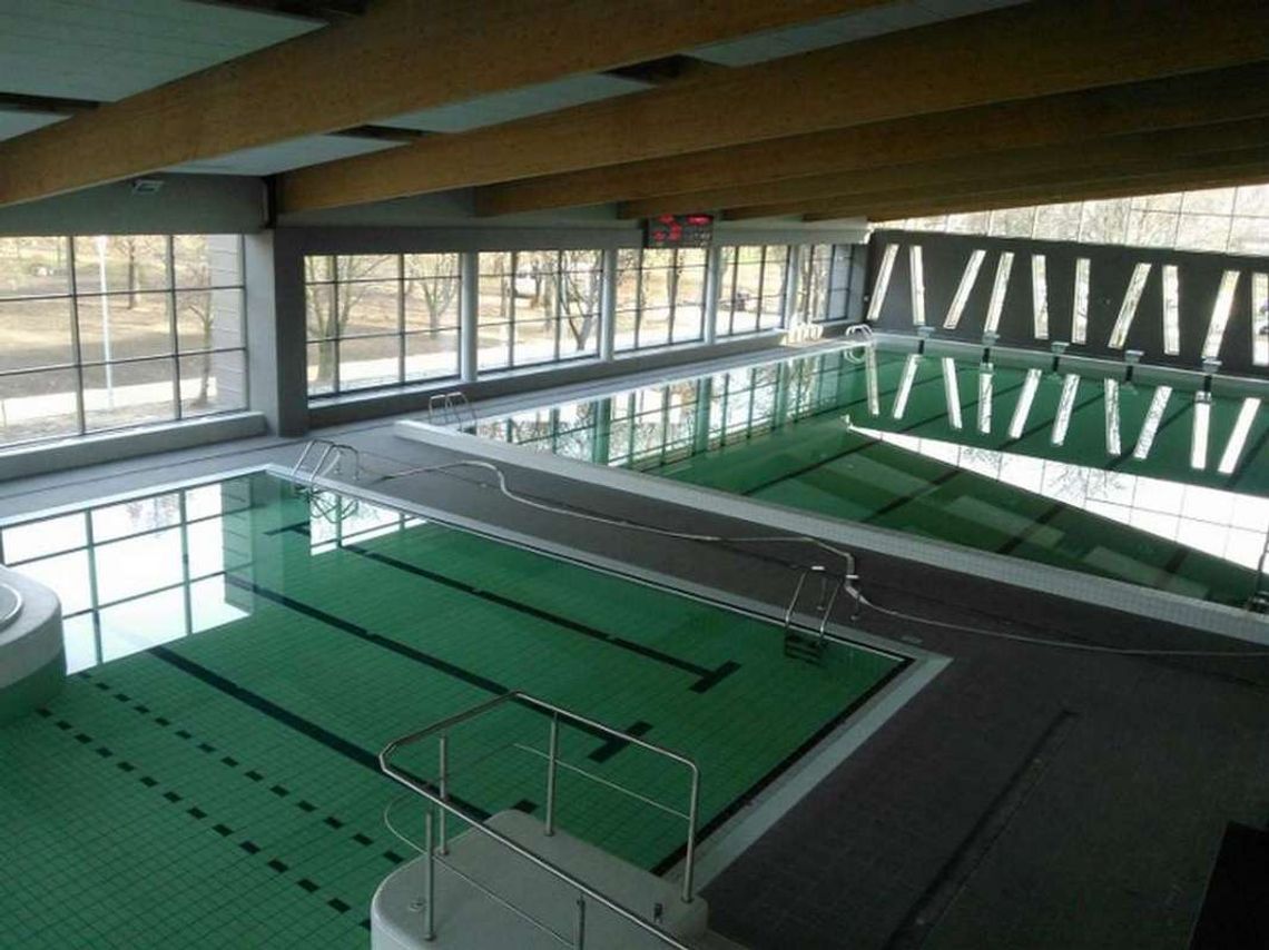 Woda w basenie już jest. Popływamy po świętach Woda w basenie już jest. Popływamy po świętach