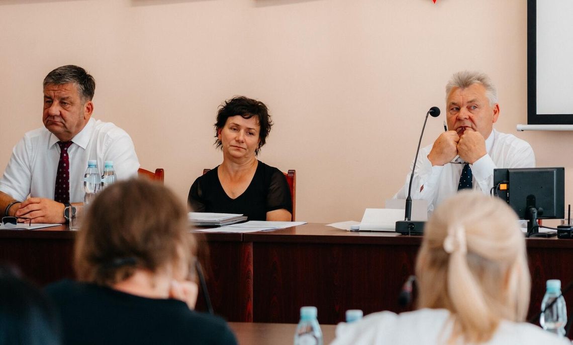 Wójt pod ostrzałem. Absolutorium otrzymał, ale wotum zaufania już nie