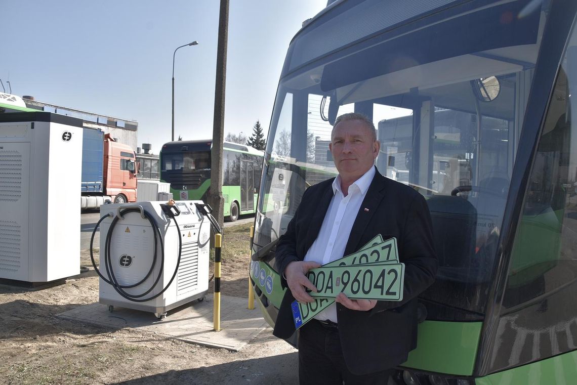 Wszystkie elektryki już są, wciąż jednak... nie ma prądu