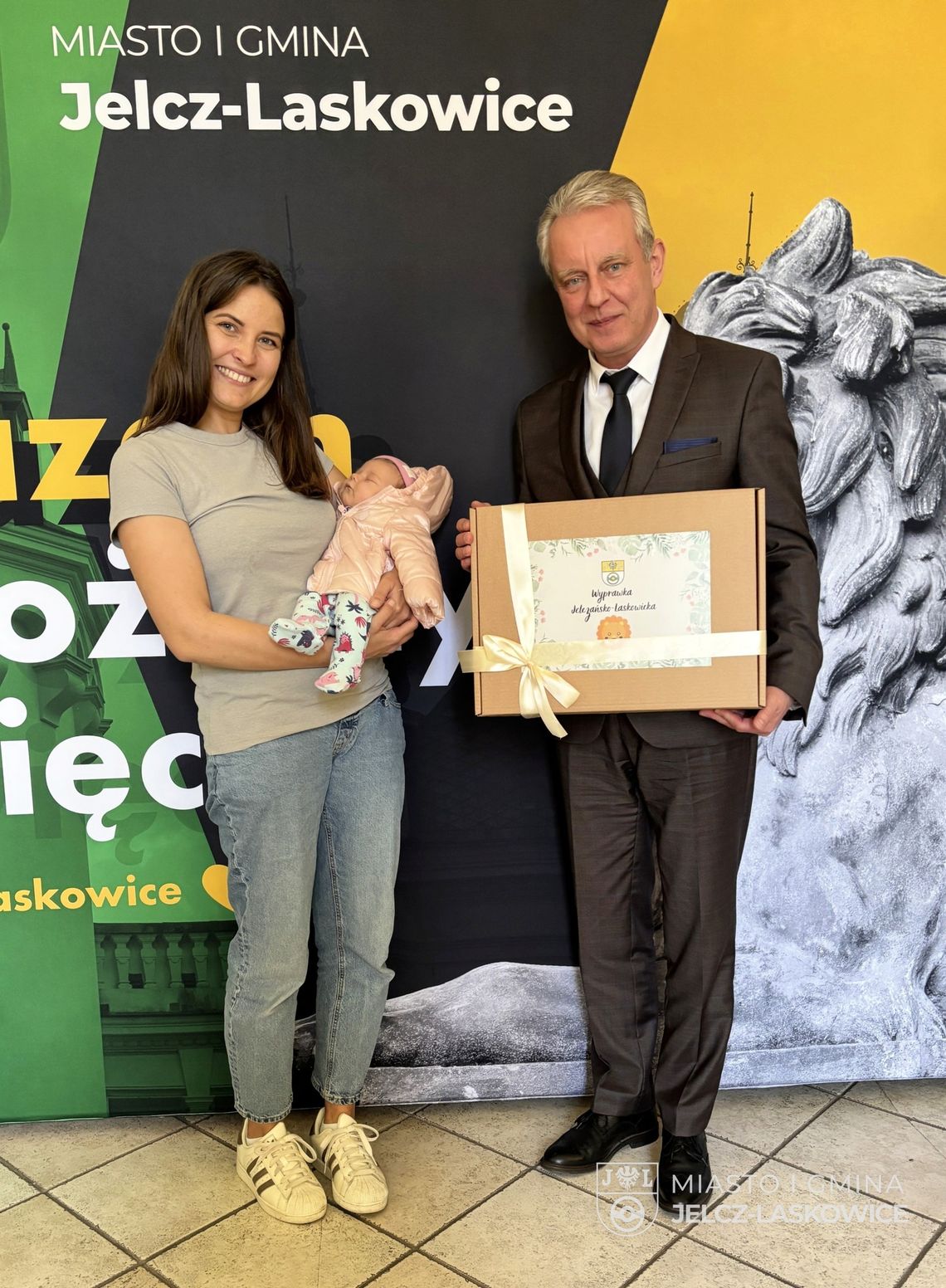 Wyprawka dla Helenki z rąk burmistrza