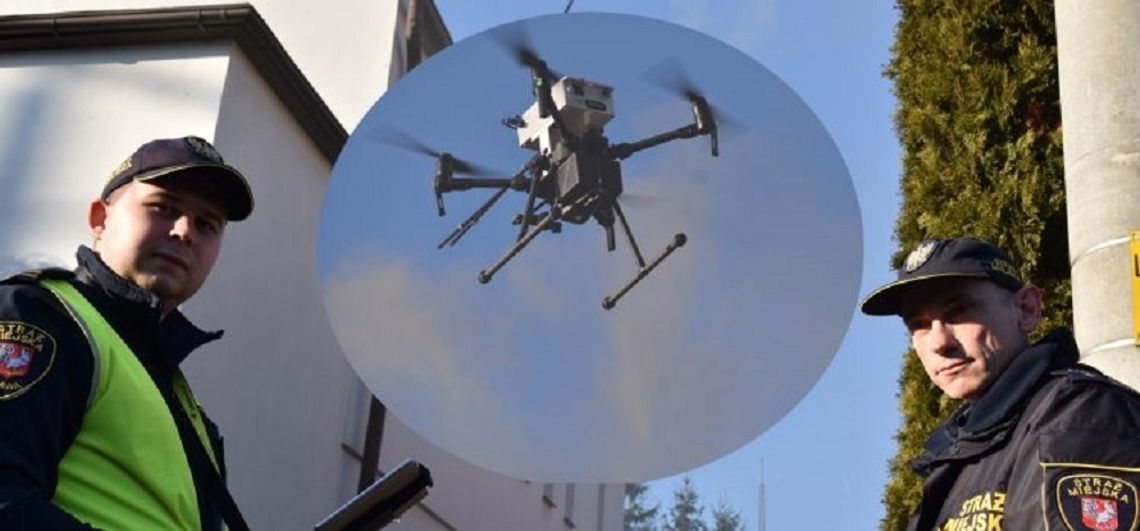 Z komina gęsty dym i dron w akcji! Tak było dziś w Oławie