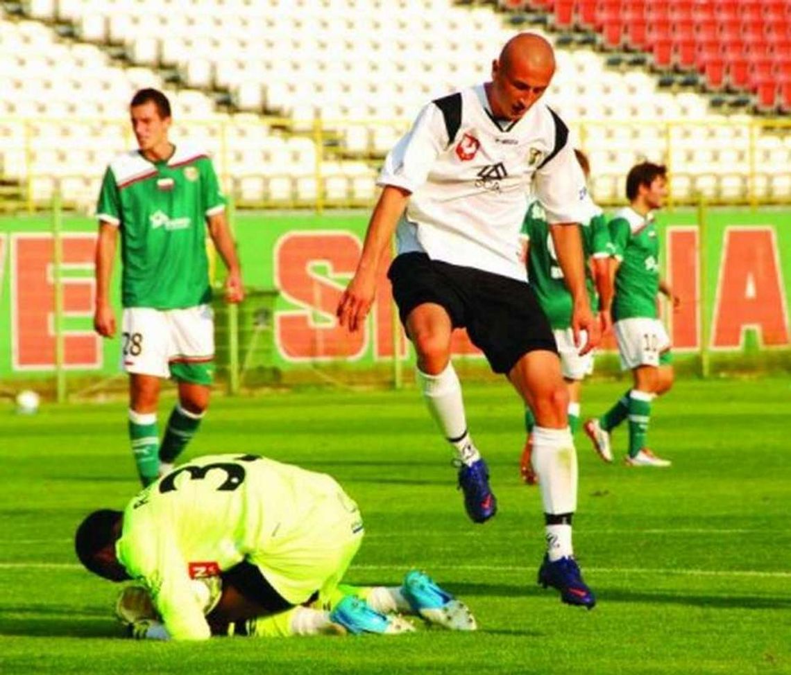 Za pięć dwunasta Za pięć dwunasta