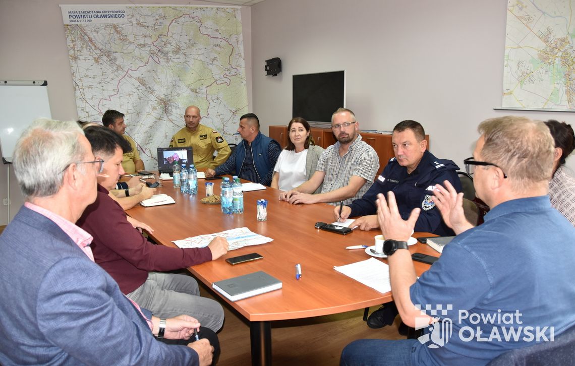 Zajęcia w szkołach średnich też zawieszone. Co z drogami i mostem?