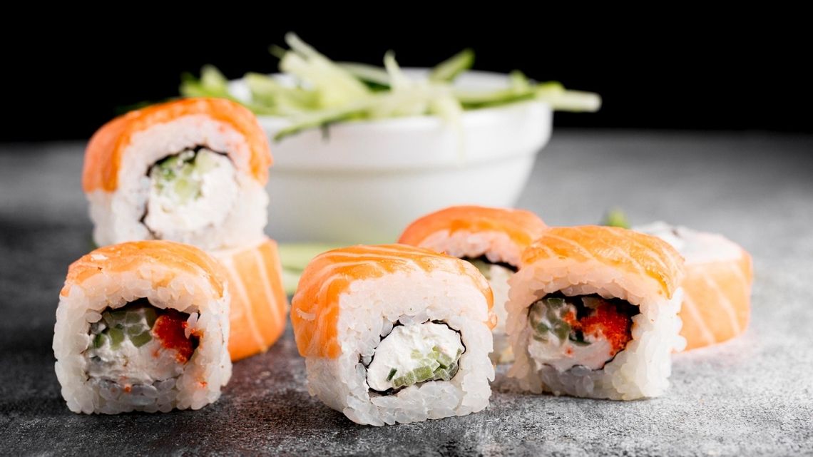 Zalety gotowych zestawów sushi z marketu