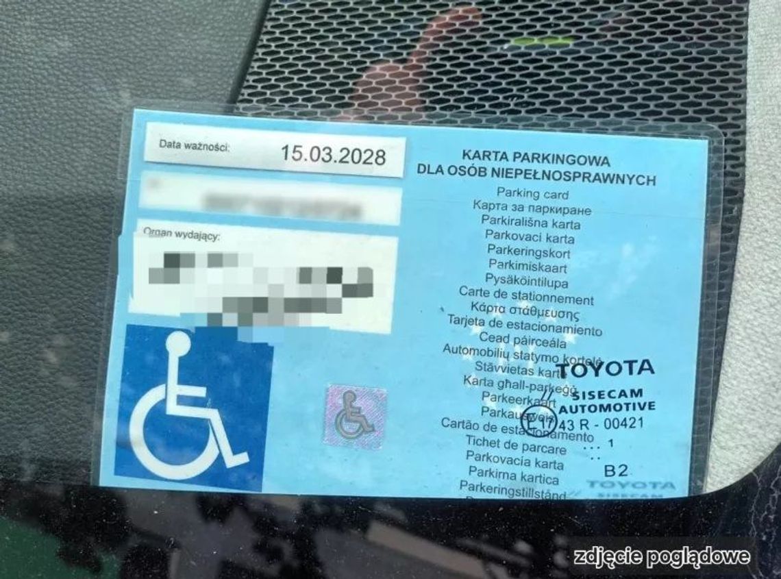 Zaparkowała tam, gdzie niepełnosprawni, a za szybę włożyła kartę... znajomej