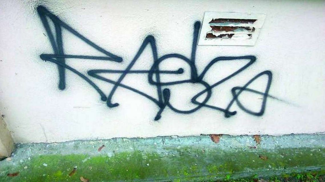 Zapłacą za zniszczoną elewację