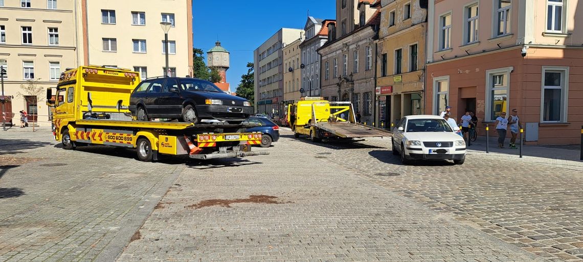 Zaraz rusza Bieg Koguta, na razie usuwane są auta z Rynku