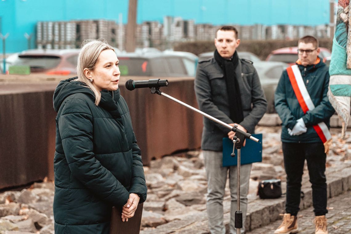 Zarząd spółki "Jelcz": -  oddajemy hołd wszystkim ofiarom stanu wojennego