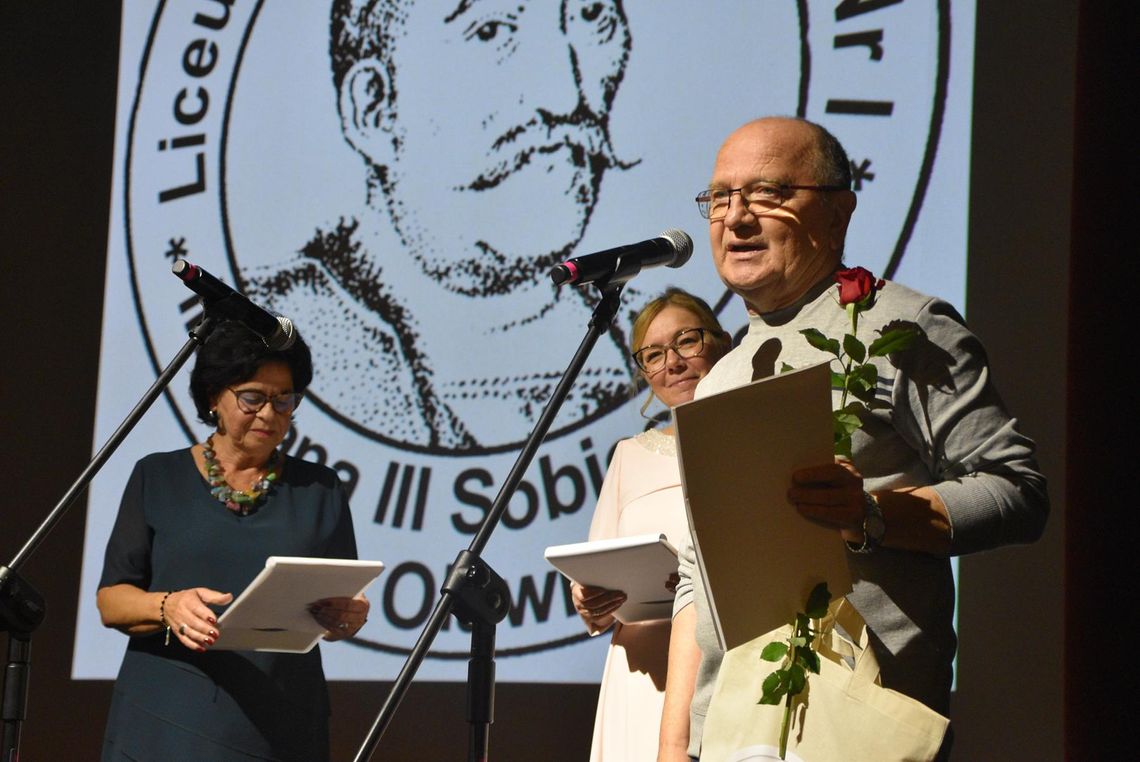 Zbigniew Pryjda pierwszym honorowym absolwentem tego ogólniaka