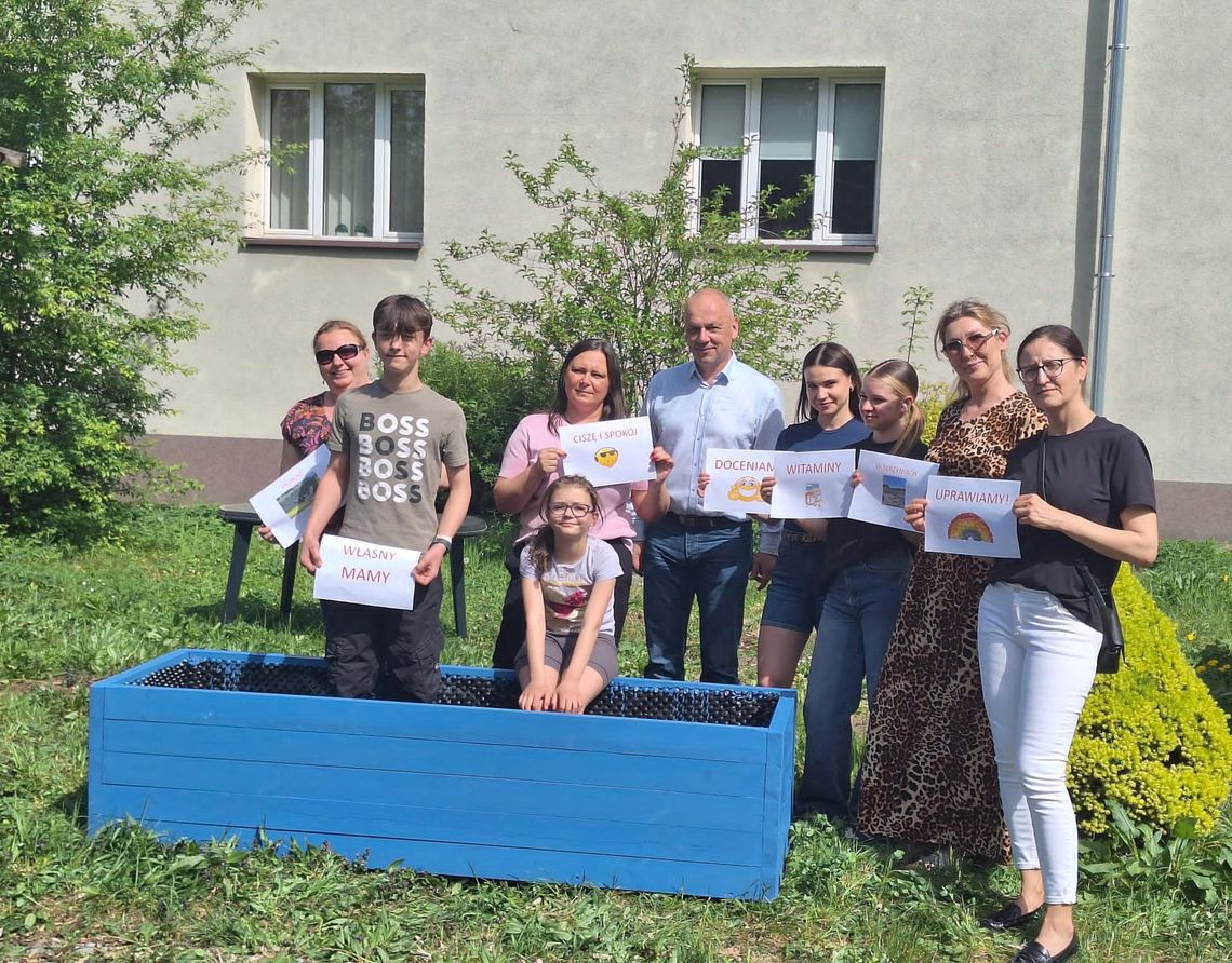 Zebrali 2.084,20 zł na sadzonki dla podopiecznych domu dziecka. I jeszcze skrzynię dostali...