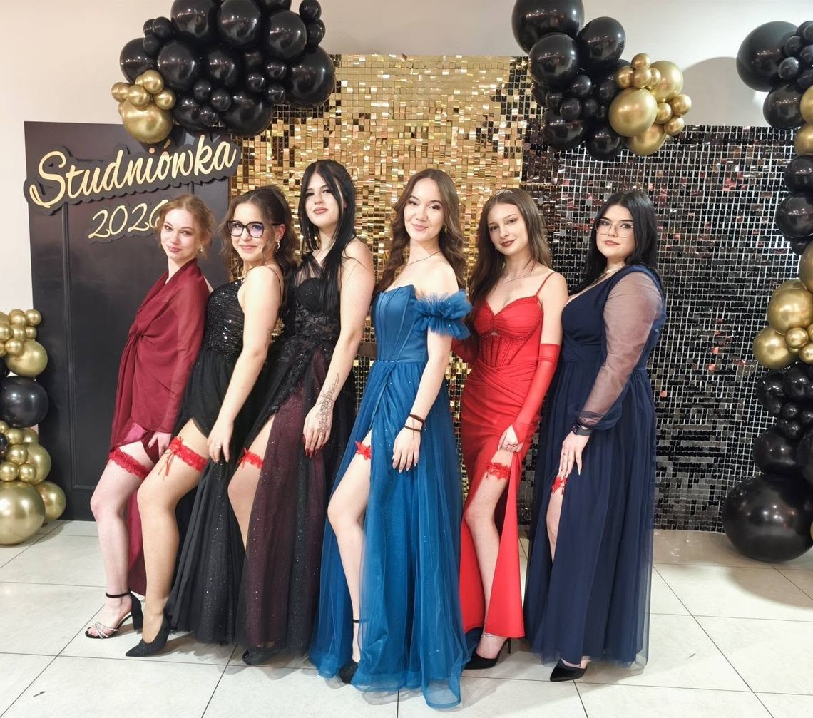 Zespół Szkół im. Kasprowicza już po studniówce (GALERIA)