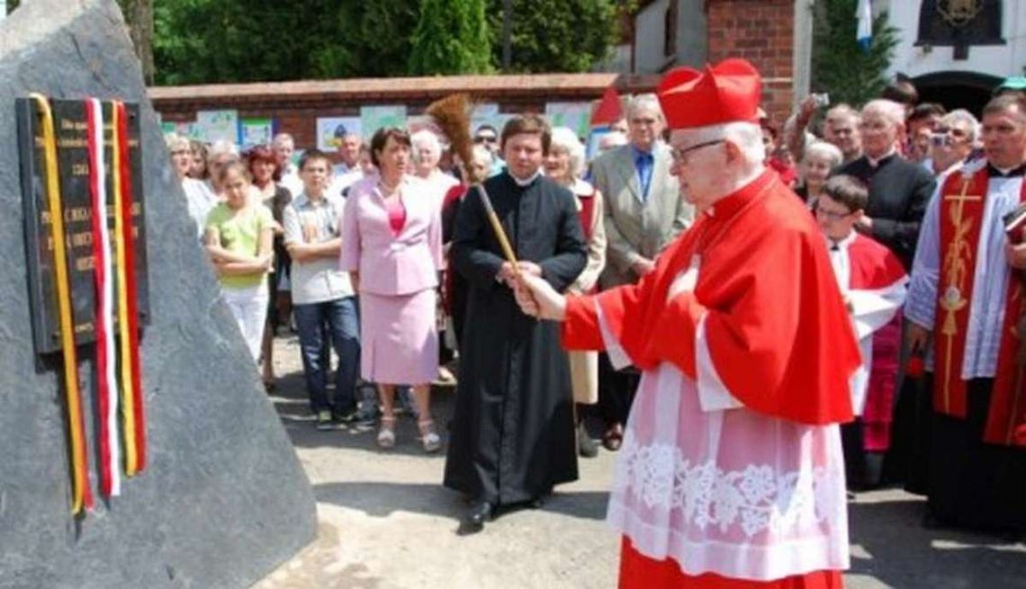 Ziemia trudem pracy i krwią nasiąknięta