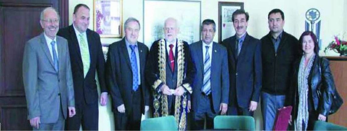 Złote szaty burmistrza na licytację Złote szaty burmistrza na licytację