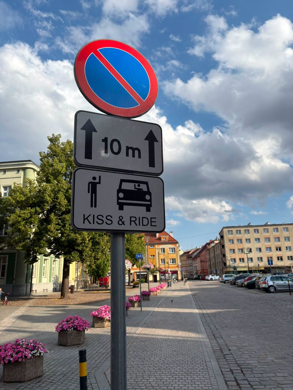Zmiany w Rynku. Postój do 30 minut Zmiany w Rynku. Postój do 30 minut