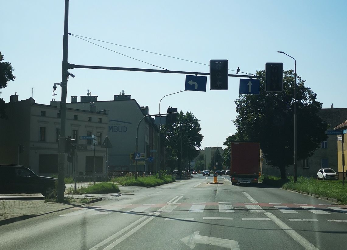 Znamy przyczynę wyłączenia sygnalizacji. Jedną już włączyli. Kiedy reszta? Znamy przyczynę wyłączenia sygnalizacji. Jedną już włączyli. Kiedy reszta?