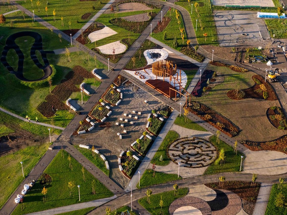 Zobacz Park Europejski z drona (FILMIK)