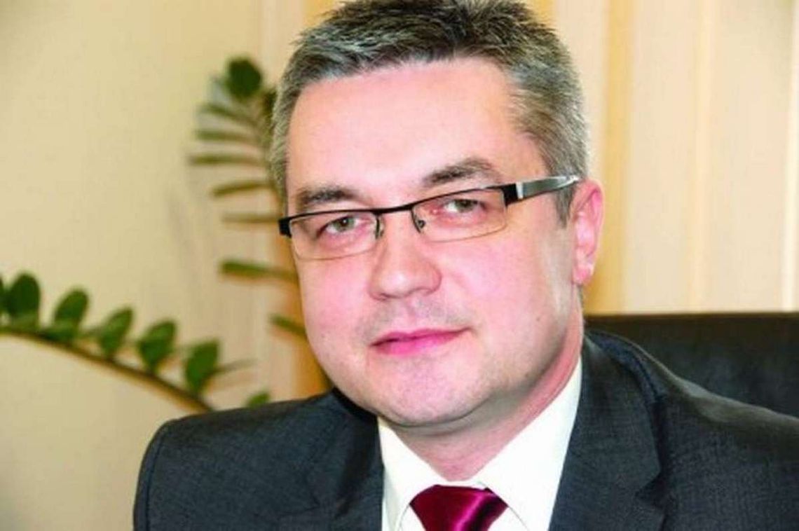 Żuraw awansował - nadal jest w skarbówce