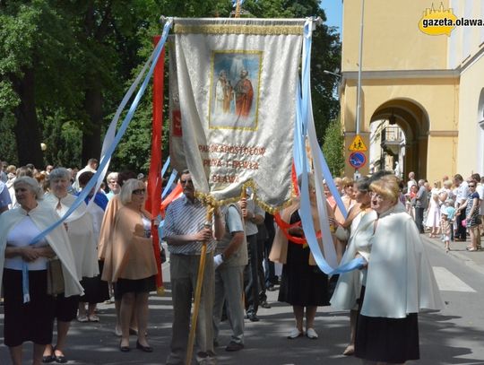 Z kościoła na ulice Oławy. Zobacz VIDEO