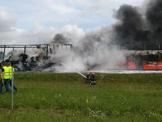 Pożar tira i polskiego busa na A4