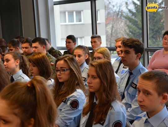 Chcą wstąpić w szeregi policji i wojska