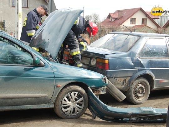 Pijany i bez uprawnień wjechał w volkswagena