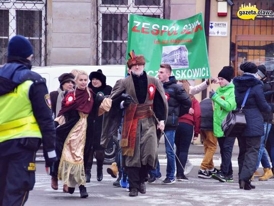 Krokiem poloneza do matury. ZDJĘCIA