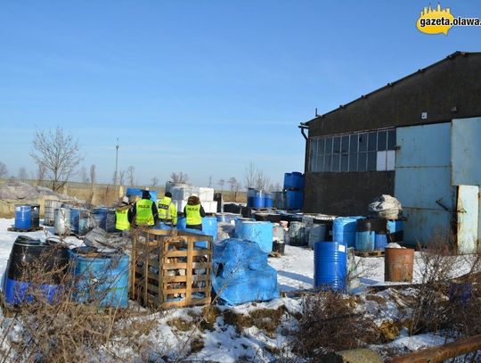 Nie tylko beczki z chemikaliami, są też odpady medyczne! ZDJĘCIA