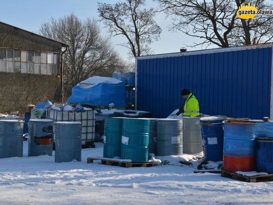 Nie tylko beczki z chemikaliami, są też odpady medyczne! ZDJĘCIA