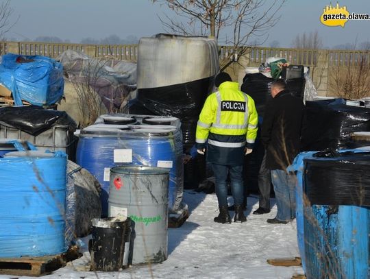 Nie tylko beczki z chemikaliami, są też odpady medyczne! ZDJĘCIA