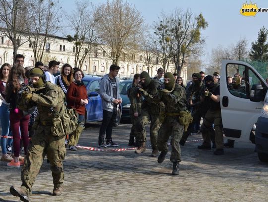 Atak na szkołę! Antyterroryści w akcji